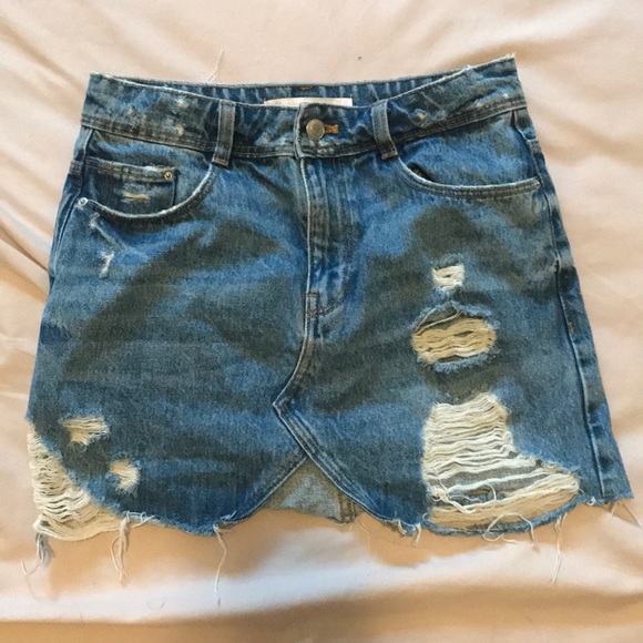 Zara Dresses & Skirts - DENIM SKIRT NEVER WORN